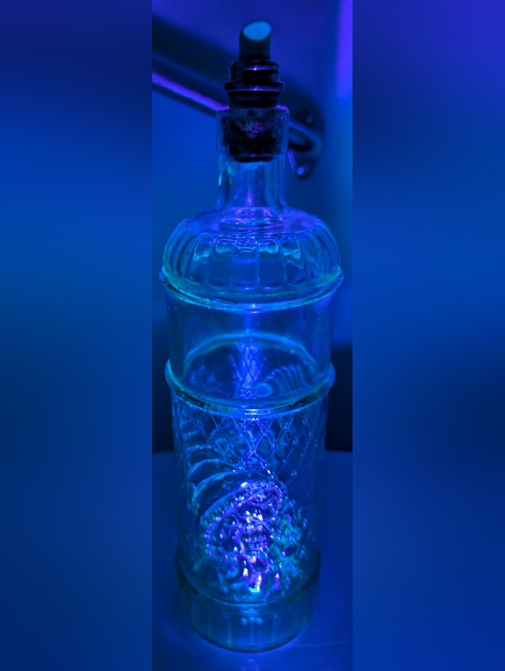 Dominion Glass Wallaceburg Canadian Cornucopia Uranium Whiskey Decanter Pourer